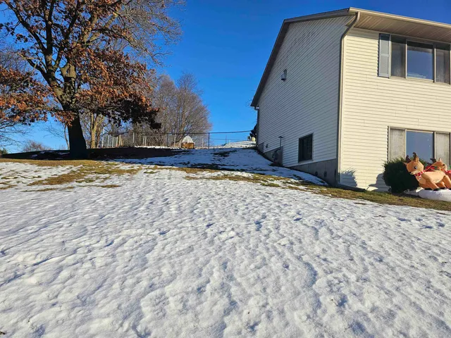 $323,000 | 1922 Amanda Drive, Reedsburg, WI 53959