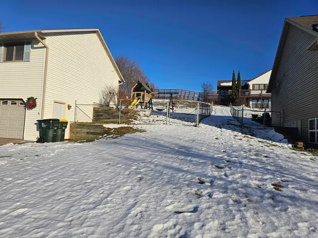 $323,000 | 1922 Amanda Drive, Reedsburg, WI 53959