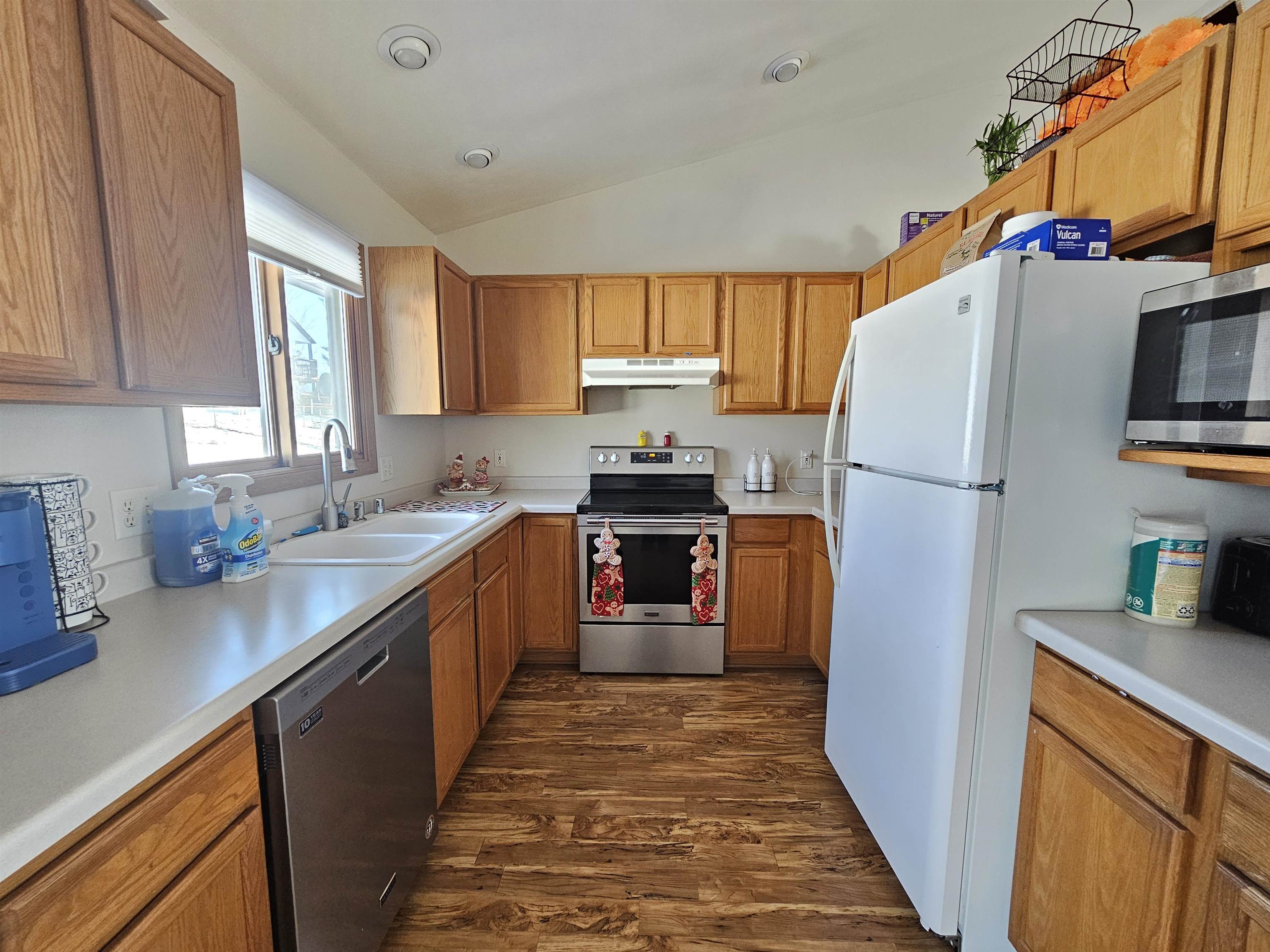 1922 Amanda Drive Reedsburg, WI 53959 - Photo 9 of 56