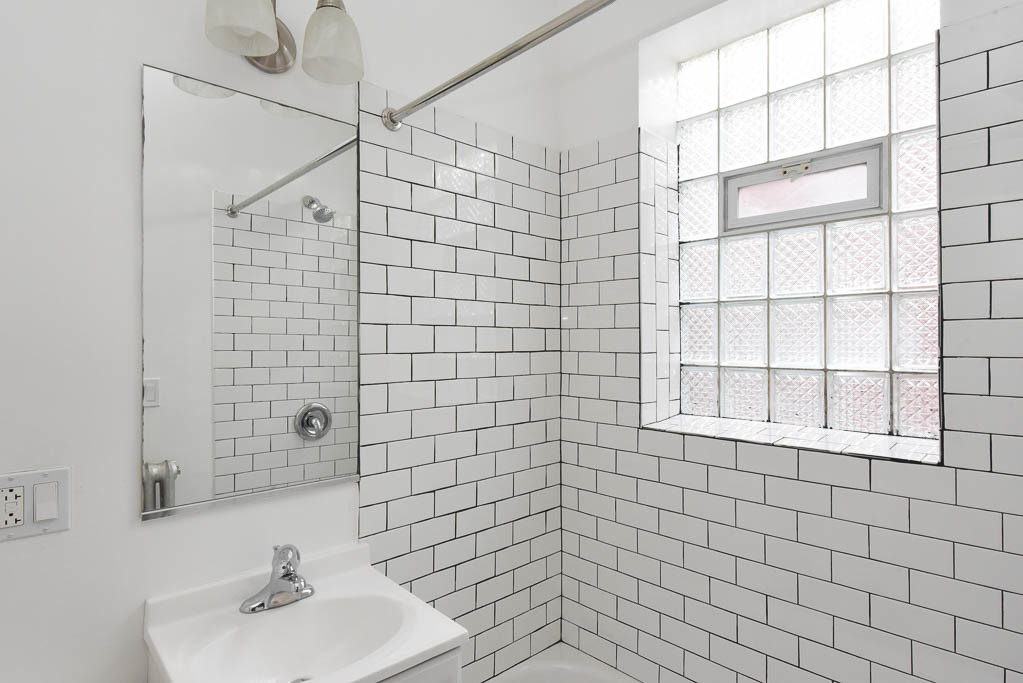 4241 North Kenmore Avenue, Unit 303 Chicago, IL 60613 - Photo 13 of 14