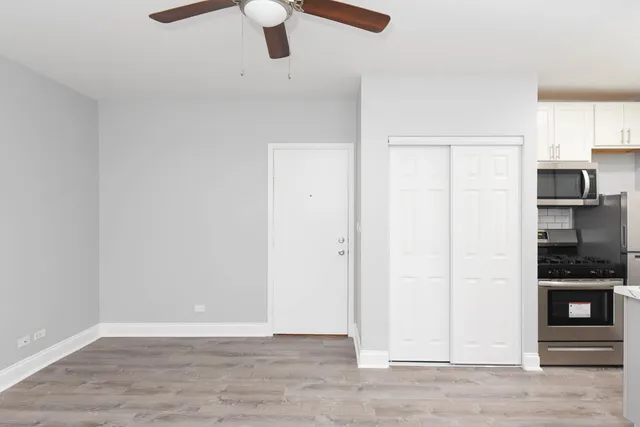 $1,300 | 4241 North Kenmore Avenue, Unit 303, Chicago, IL 60613