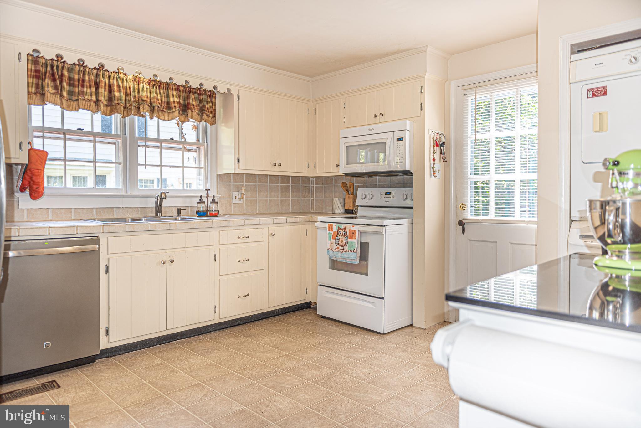 8348 Newark Road Newark, MD 21841 - Photo 14 of 43 Kitchen