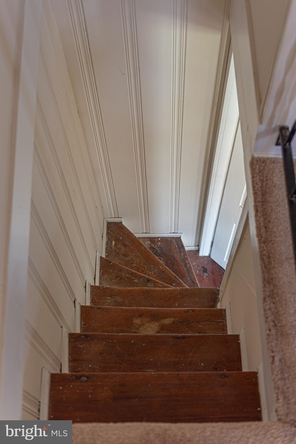 8348 Newark Road Newark, MD 21841 - Photo 36 of 43 Maid Stair