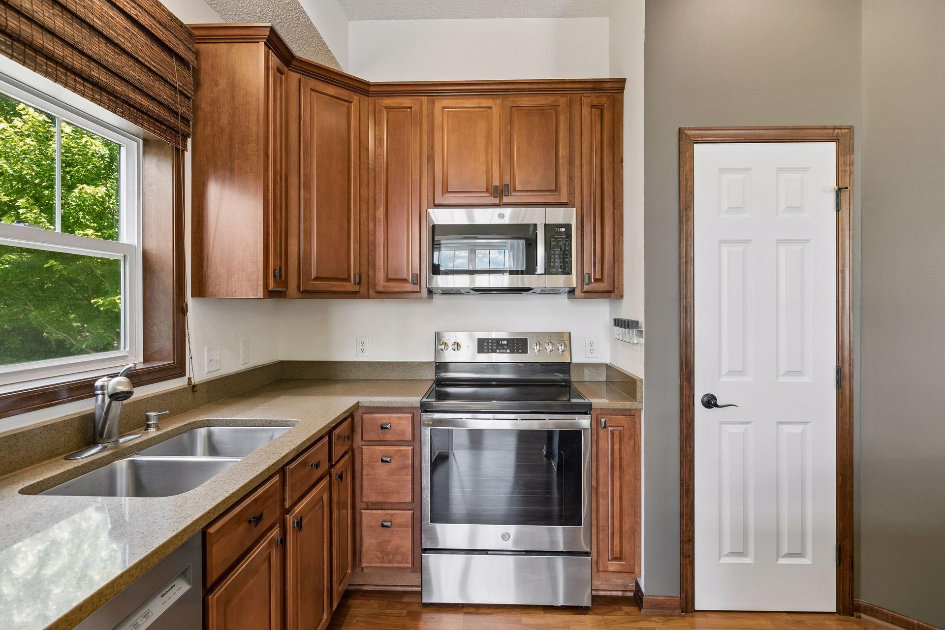 1256 County Rd D East, Unit 101 Maplewood, MN 55109 - Photo 13 of 28