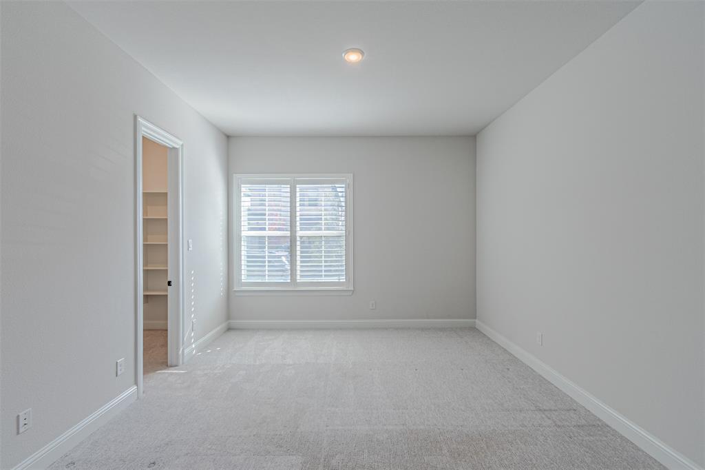 6753 Verandah Way Irving, TX 75039 - Photo 20 of 40 an empty room with a window