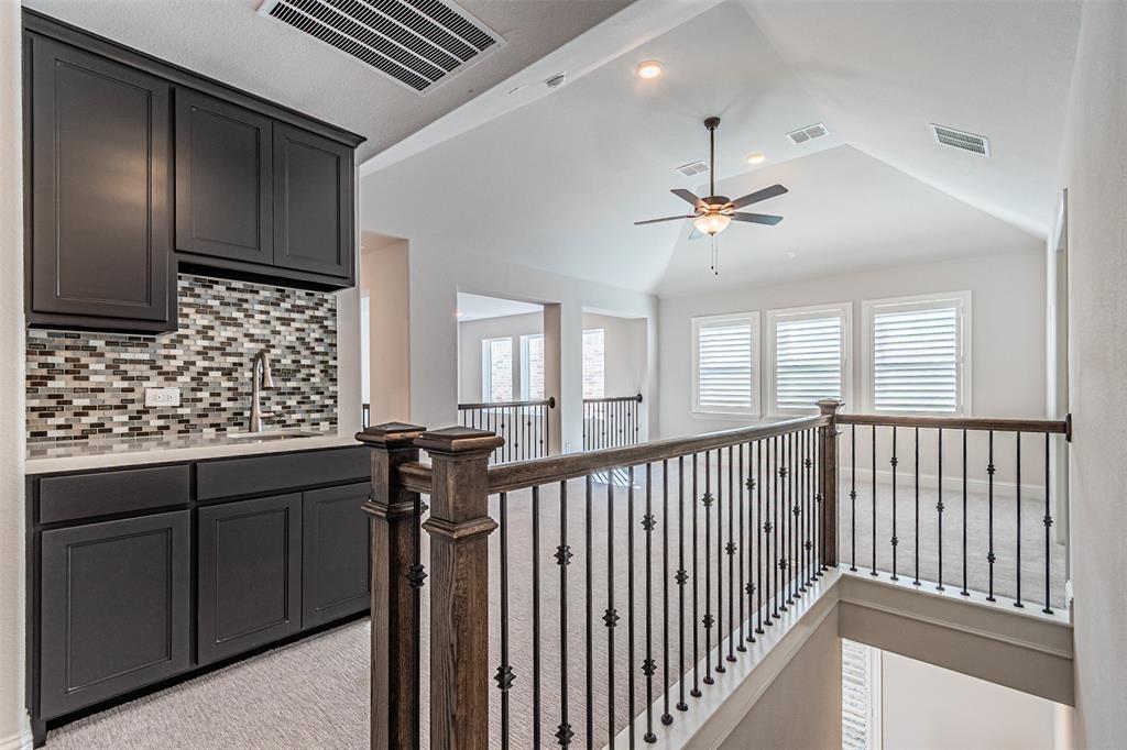 6753 Verandah Way Irving, TX 75039 - Photo 27 of 40 a view of hallway with windows