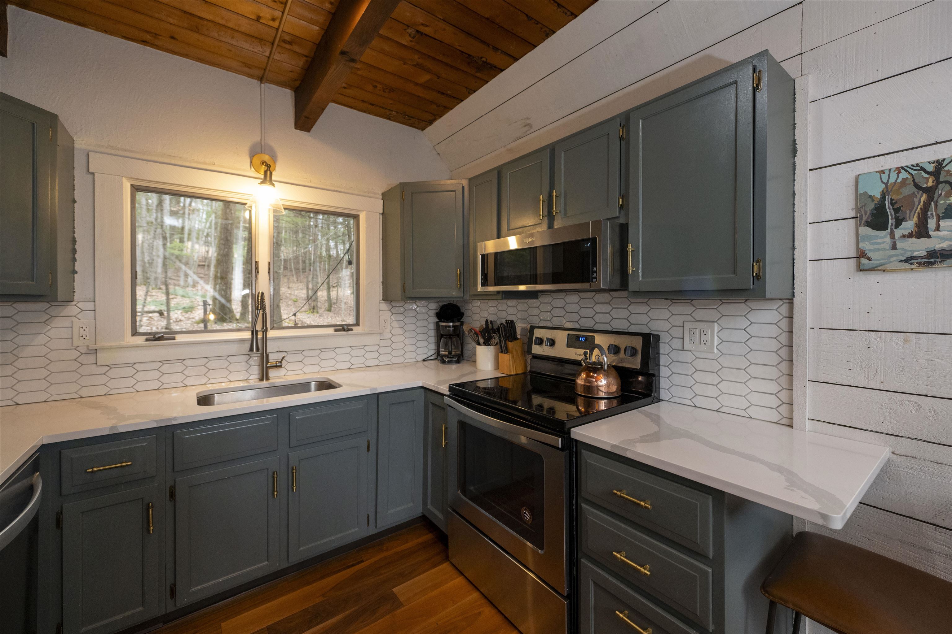 988 Old Quechee Road Hartford, VT 05059 - Photo 16 of 39