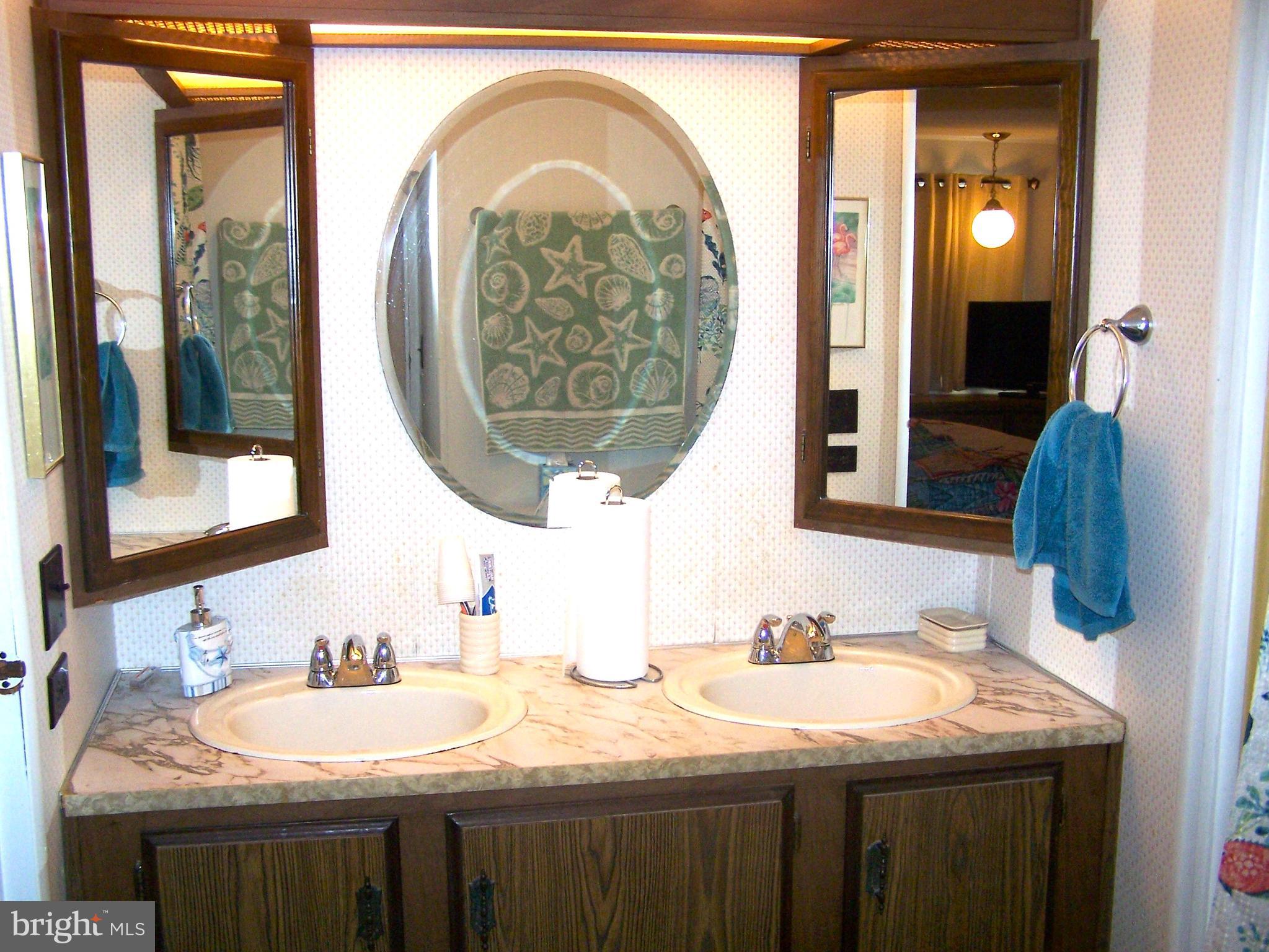 13309 Colonial Road Ocean City, MD 21842 - Photo 27 of 50 Full Bathroom