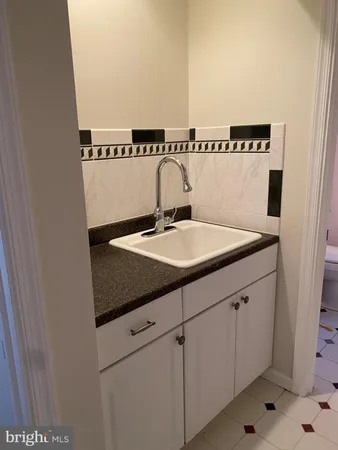 a close view of sink and tap