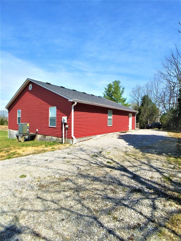 1367 Mell Cork Road Edmonton, KY 42129 - Photo 3 of 31 Gallery Image 3