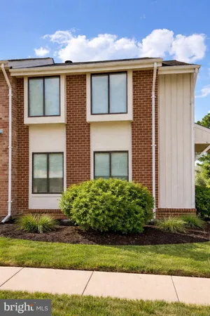 $499,900 | 2112 Berger Place, Herndon, VA 20170