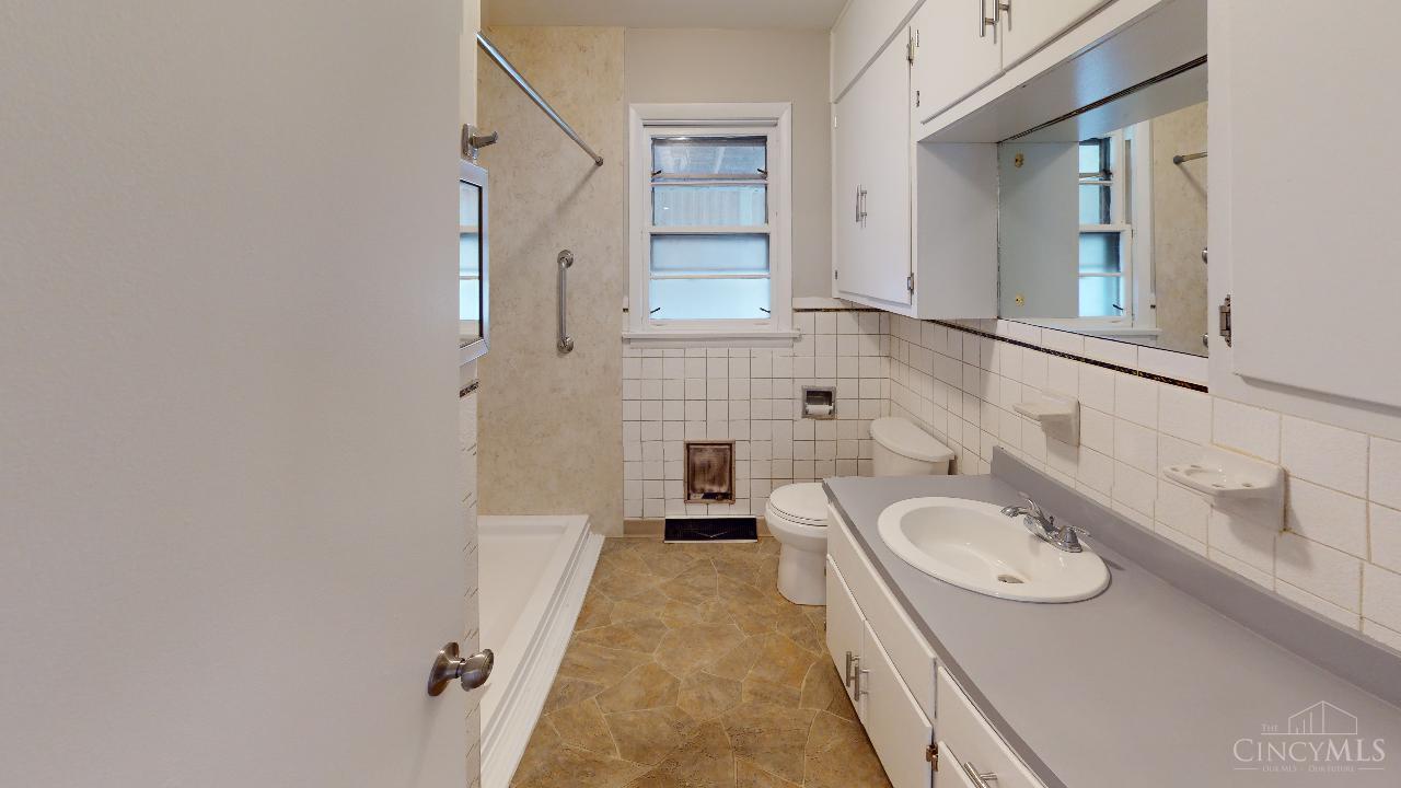 5819 Hendrickson Road Franklin, OH 45005 - Photo 11 of 16 Gallery Image 11