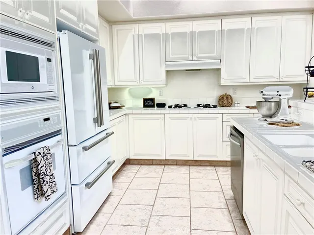 $880,000 | 2371 Moonridge Circle, Corona, CA 92879