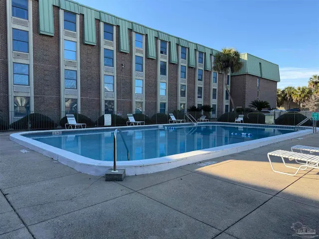 $120,000 | 224 East Garden Street, Unit 305, Pensacola, FL 32502