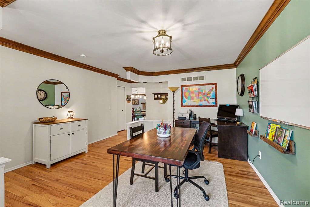 47391 Kathleen Road Macomb, MI 48044 - Photo 5 of 25