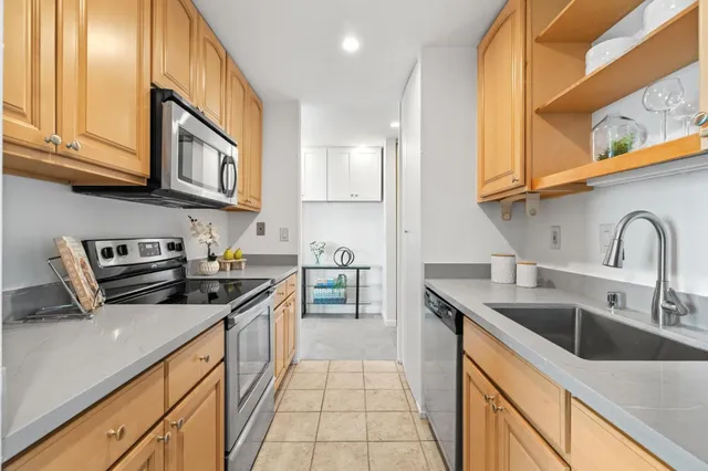 $738,000 | 320 Vallejo Drive, Unit 22, Millbrae, CA 94030