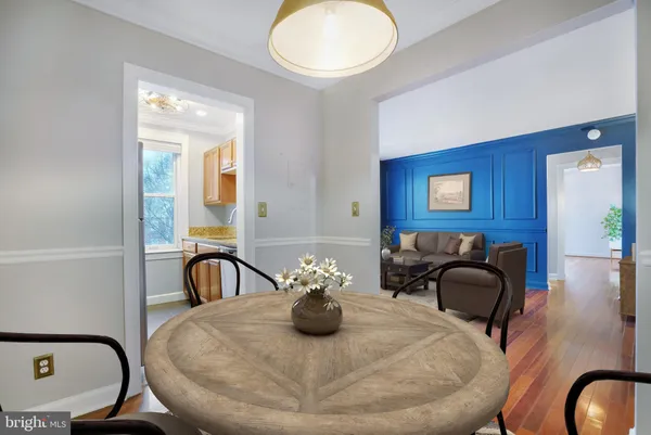 a view of a livingroom with furniture