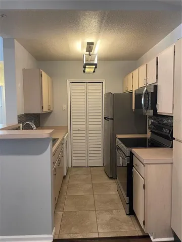 $1,800 | 4340 South Kirkman Road, Unit 902, Orlando, FL 32811