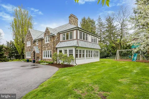 $1,695,000 | 226 Winding Way, Merion Station, PA 19066