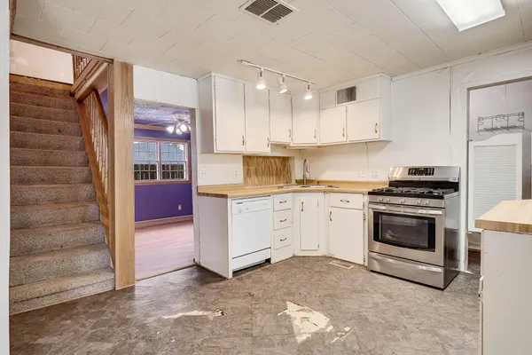 $176,000 | 405 West Avenue, Mauston, WI 53948