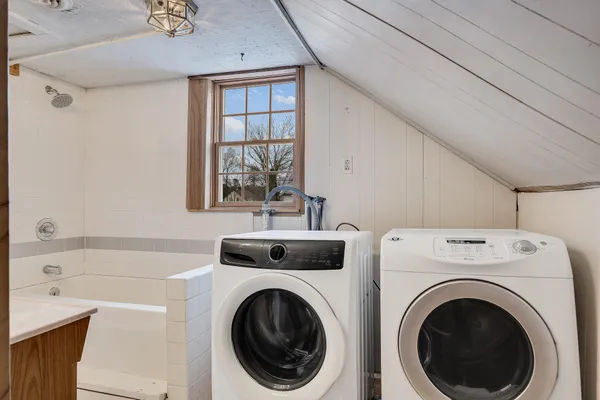 $176,000 | 405 West Avenue, Mauston, WI 53948