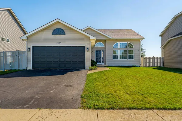 $3,500 | 2057 Helen Drive, Romeoville, IL 60446