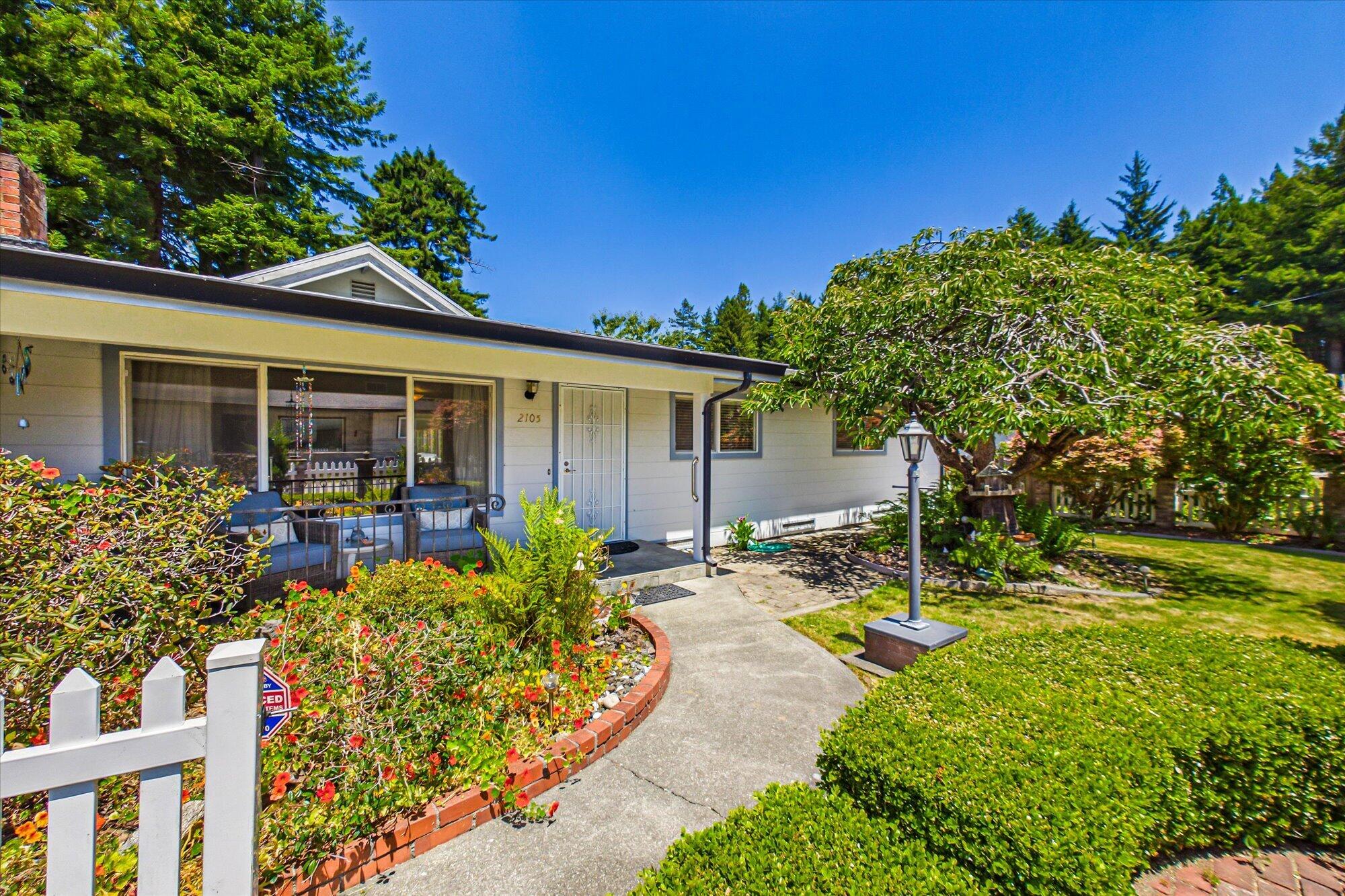2105 Hurst Road Eureka, CA 95503 - Photo 5 of 54