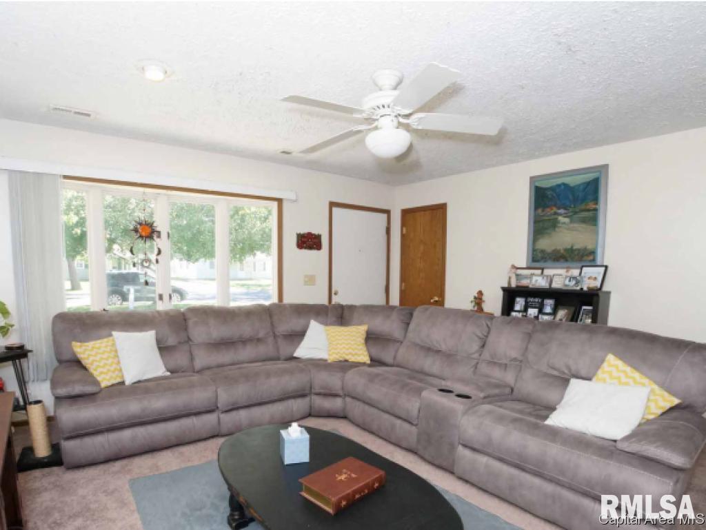 1637 North 20th Street Springfield, IL 62702 - Photo 3 of 34