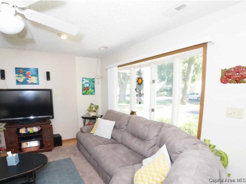 1637 North 20th Street Springfield, IL 62702 - Photo 4 of 34