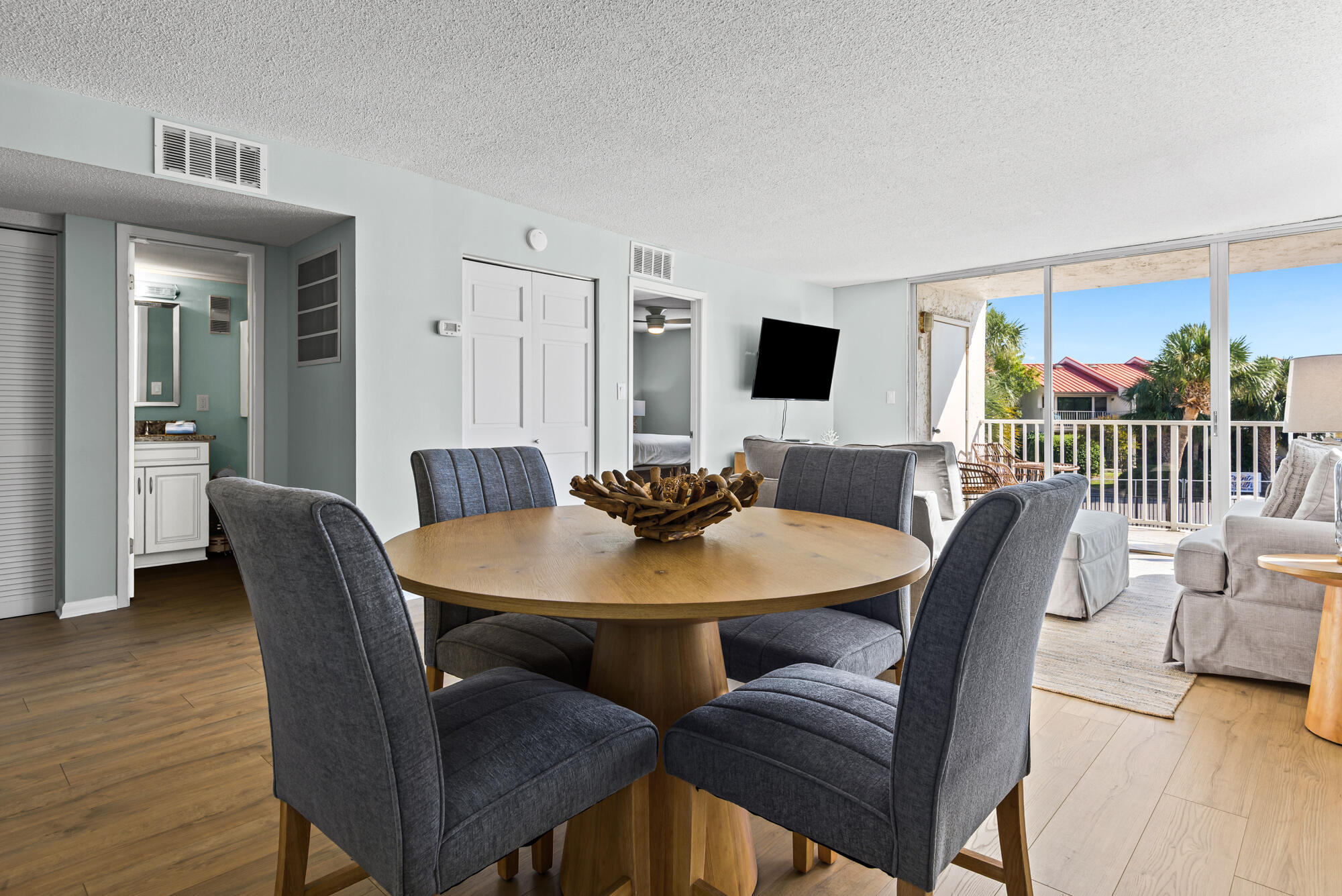30 Moreno Point Road, Unit 206B Destin, FL 32541 - Photo 8 of 27 Dolphin_Point_B206_20251024_031_print