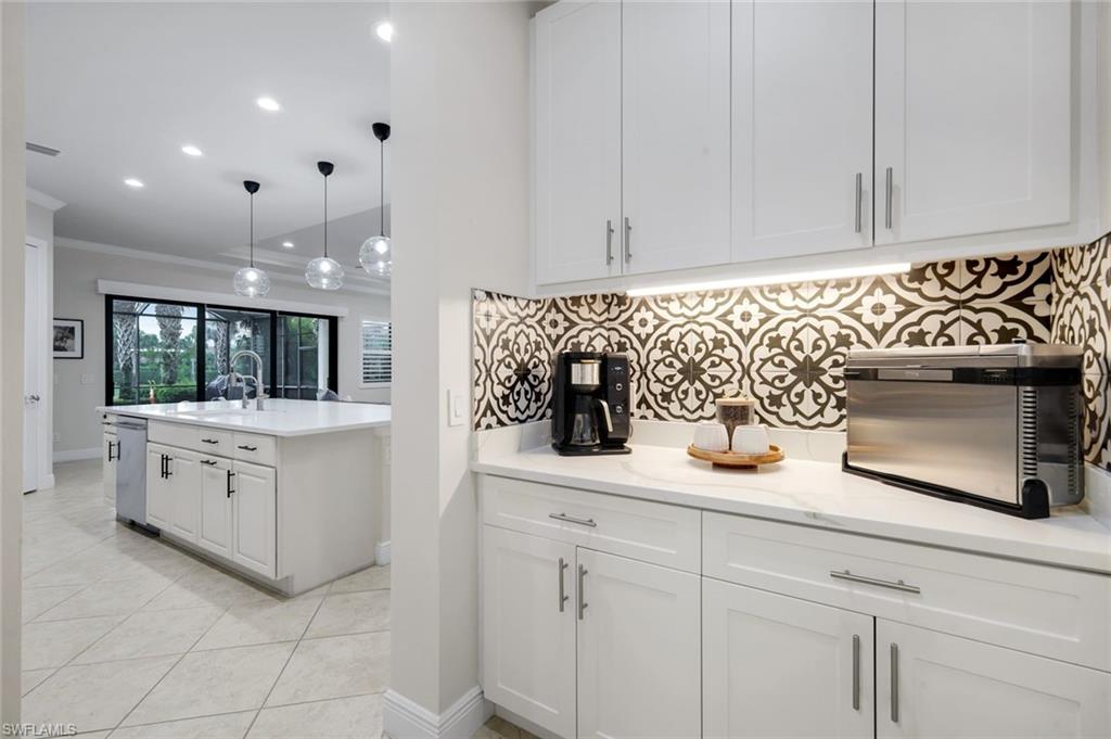 4118 Raffia Drive Naples, FL 34119 - Photo 10 of 45