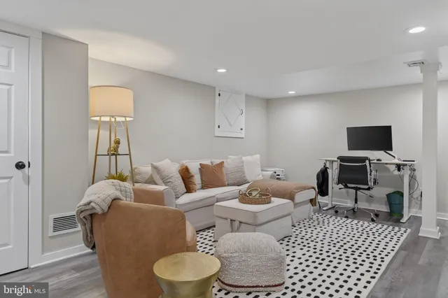 $899,000 | 1009 Old Bay Ridge Road, Annapolis, MD 21403