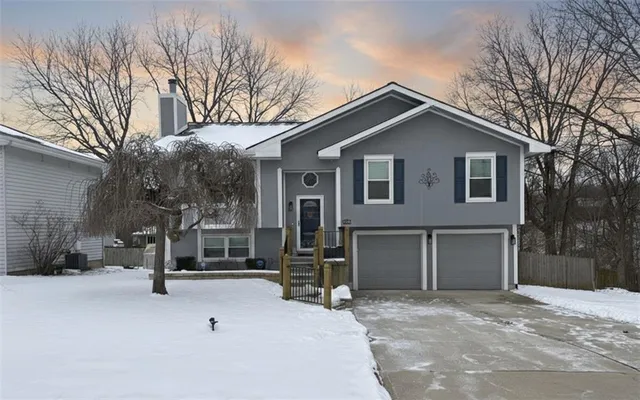 $350,000 | 134 Debra Street, Lansing, KS 66043