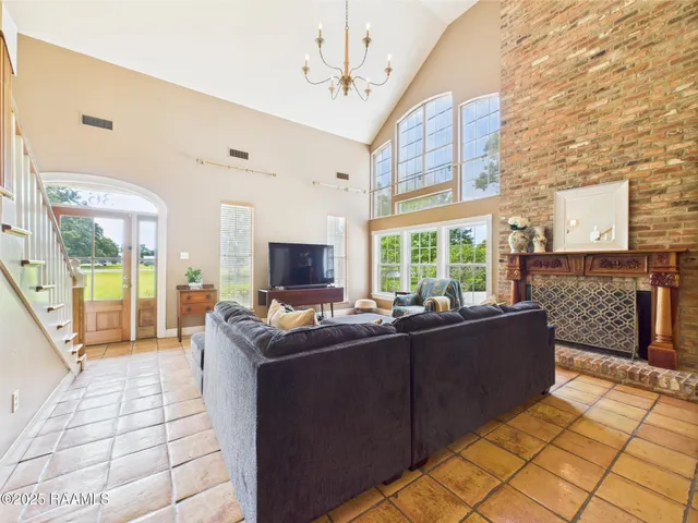 $620,000 | 363 Mayo Boulevard, Sunset, LA 70584