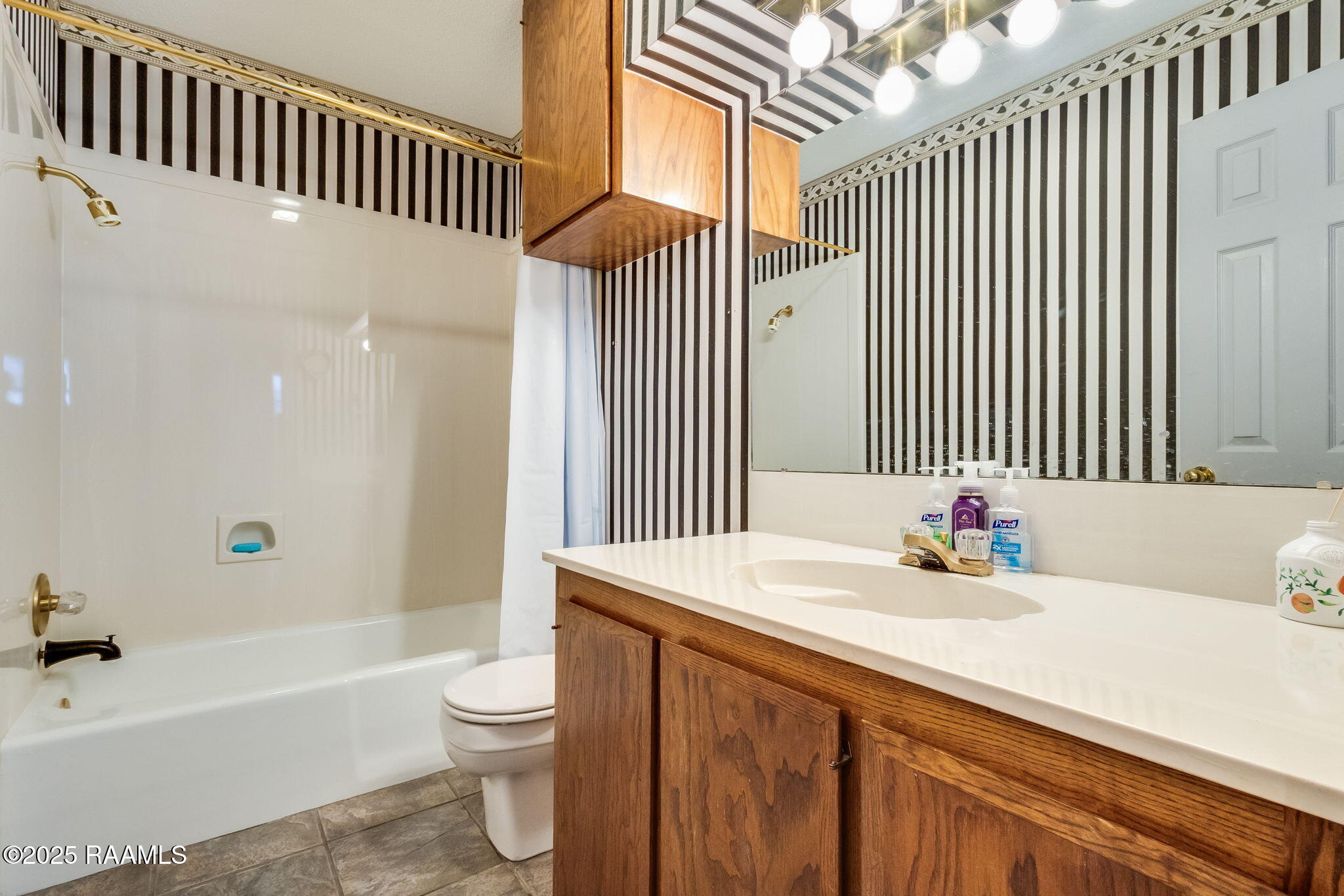 115 Edinburgh Drive Lafayette, LA 70508 - Photo 18 of 25 18-web-or-mls-115 Edinburgh Dr-13