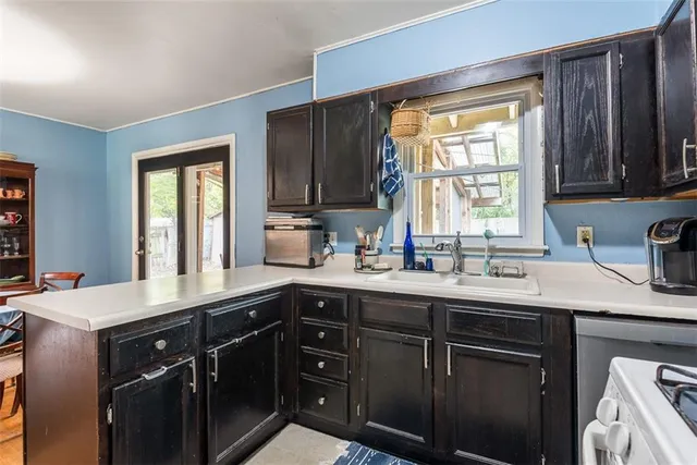 $300,000 | 6720 Hadley Lane, Overland Park, KS 66204