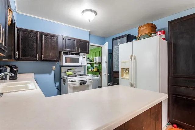 $300,000 | 6720 Hadley Lane, Overland Park, KS 66204