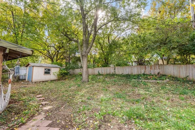 $300,000 | 6720 Hadley Lane, Overland Park, KS 66204