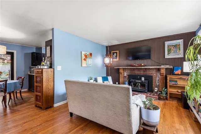 $300,000 | 6720 Hadley Lane, Overland Park, KS 66204