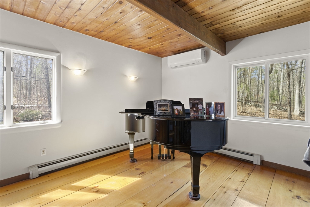 92 Middleton Road Boxford, MA 01921 - Photo 17 of 42 a room with furniture and window
