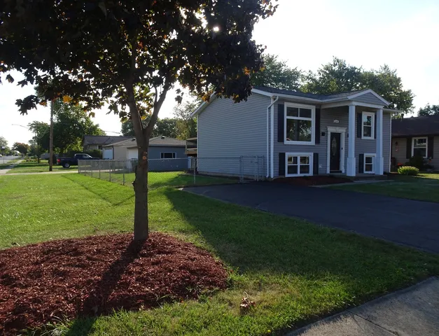 $359,900 | 16701 Highview Avenue, Orland Hills, IL 60487