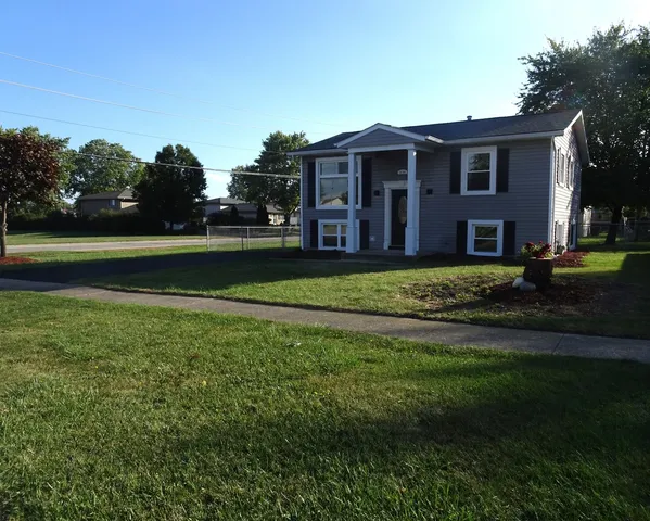 $359,900 | 16701 Highview Avenue, Orland Hills, IL 60487