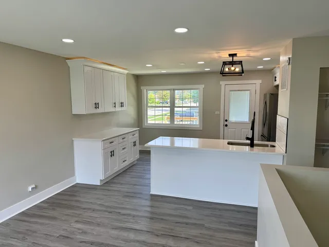 $359,900 | 16701 Highview Avenue, Orland Hills, IL 60487