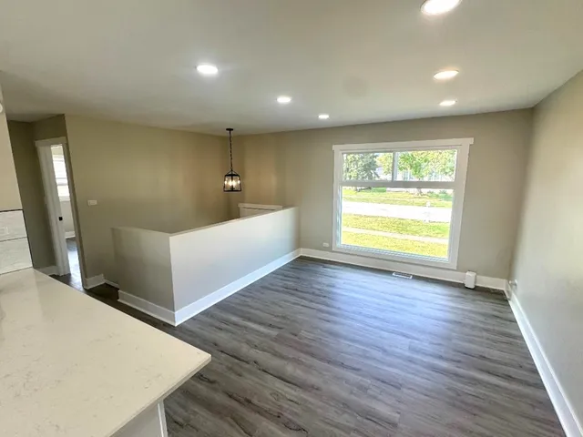 $359,900 | 16701 Highview Avenue, Orland Hills, IL 60487