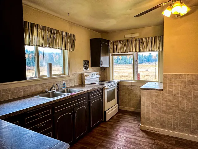 $895,000 | 320871 Highway 2, Newport, WA 99156