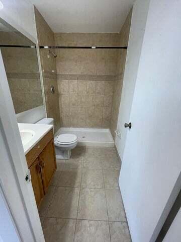3104 Poolside Drive Greenacres, FL 33463 - Photo 9 of 10 bathroom 2