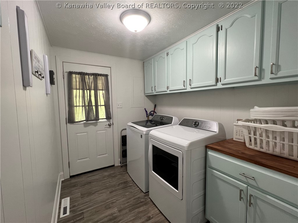 13661 Ripley Road Point Pleasant, WV 25550 - Photo 26 of 44 LAUNDRY / UTILITY ROOM / AMPLE CABINETRY