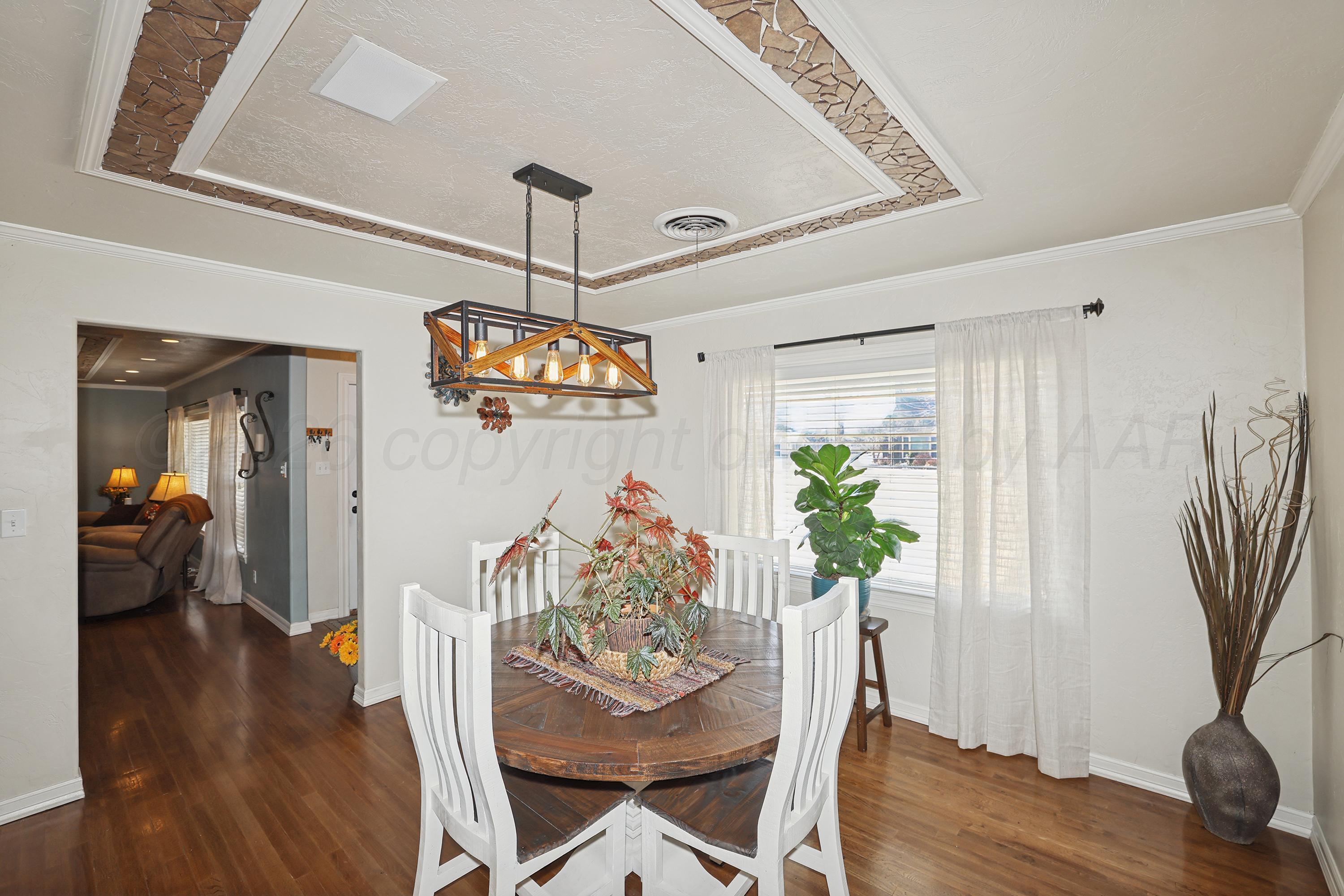 602 North Main Street Stratford, TX 79084 - Photo 11 of 44 11-Dining Area