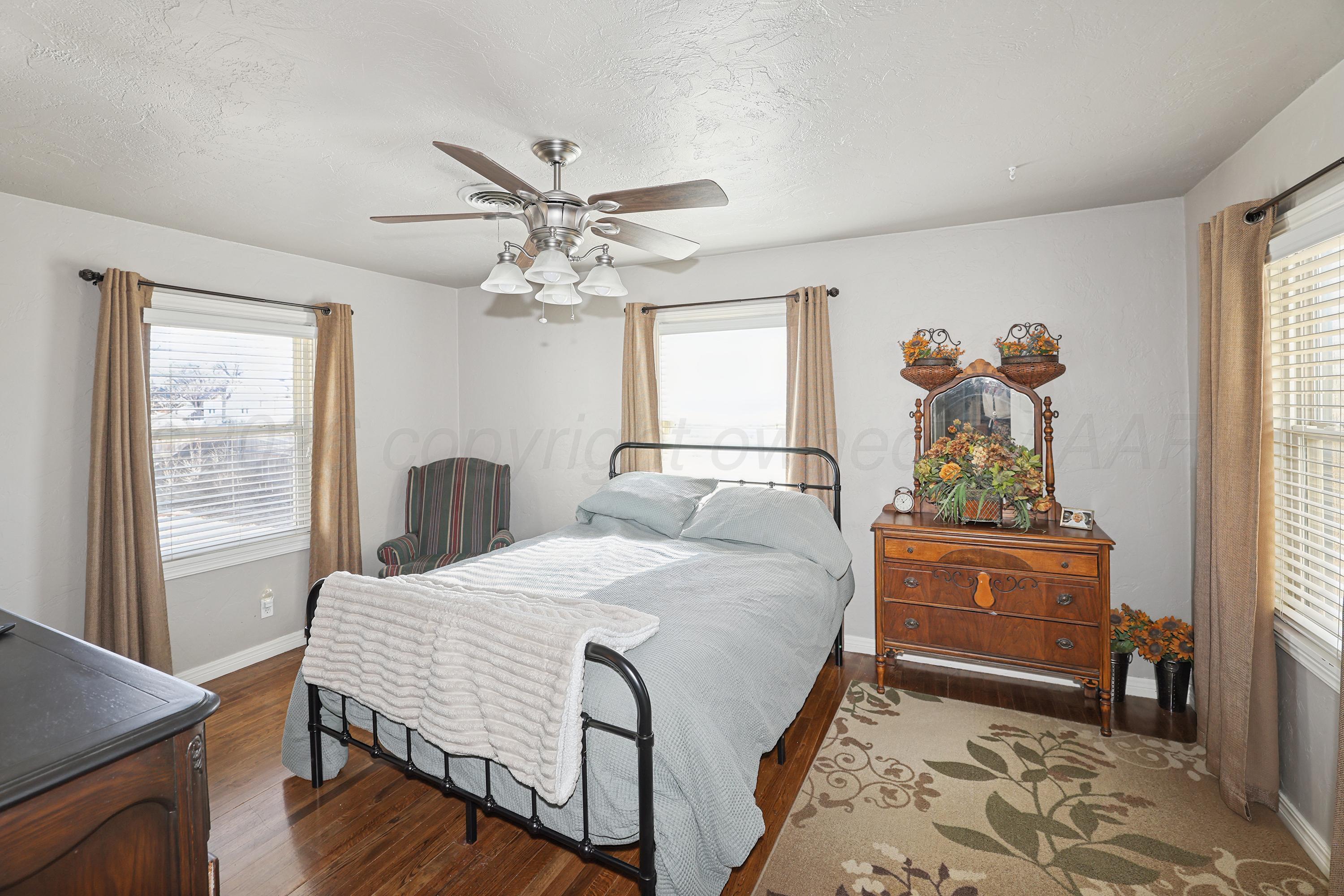 602 North Main Street Stratford, TX 79084 - Photo 24 of 44 24-2nd Bedroom