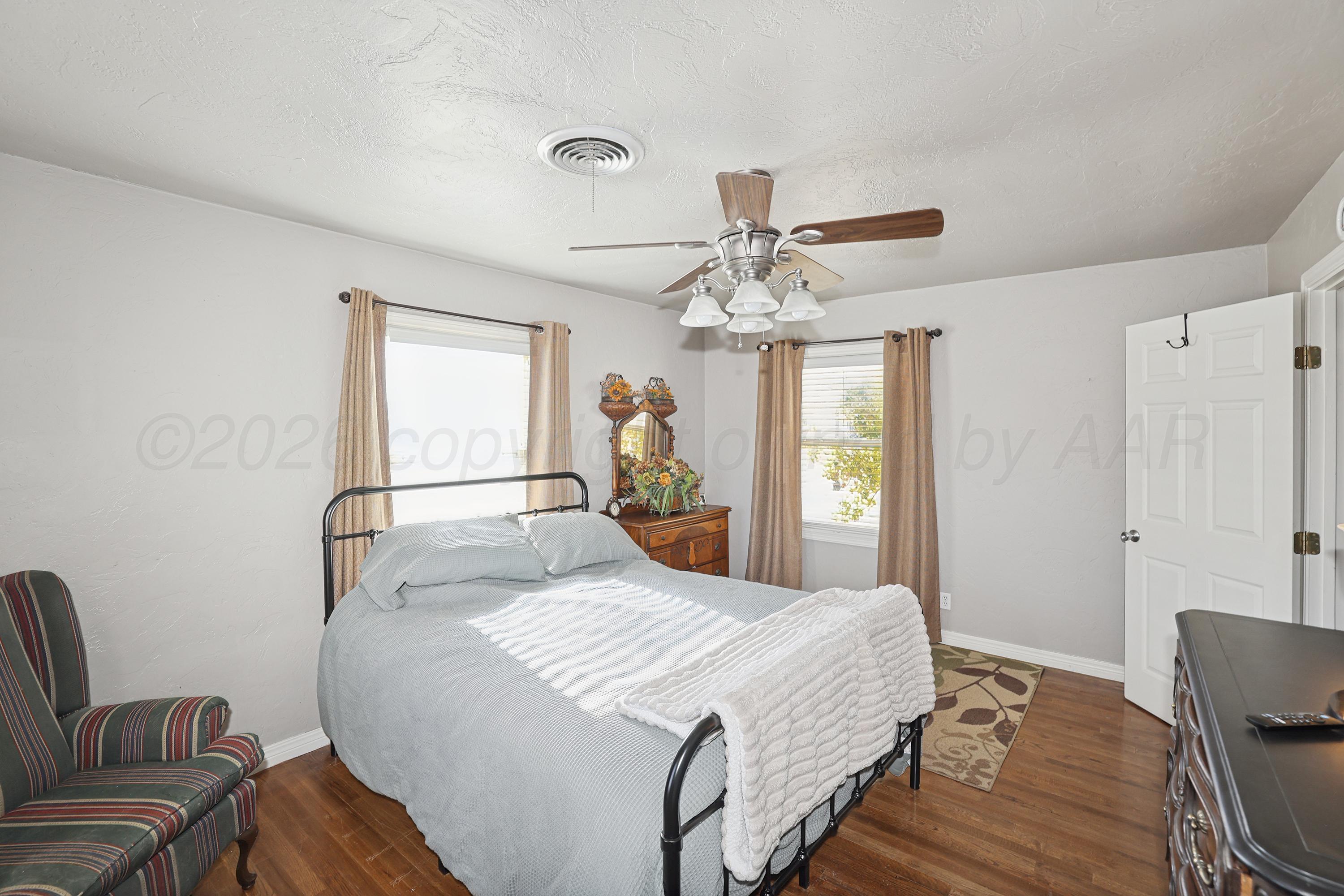 602 North Main Street Stratford, TX 79084 - Photo 25 of 44 25-2nd Bedroom